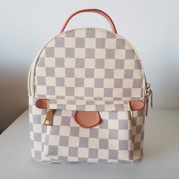 Luxury style Backpack - Picture 5 of 9